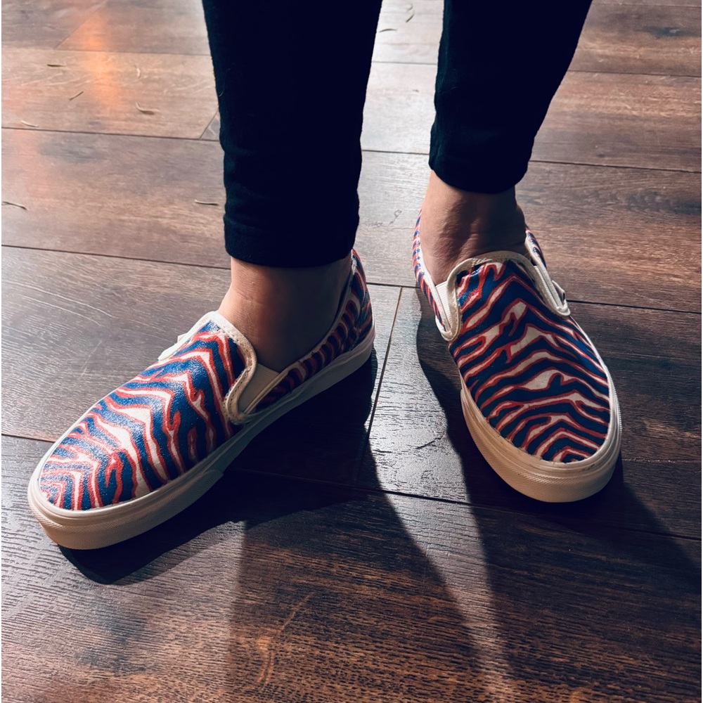 ***CUSTOM MADE W/ TEAM COLORS*** Vans Slip Ons